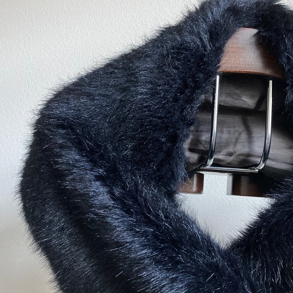 Elegant Black Faux Fur Scarf Wrap Glam Pin Up Retro Event Prom Vegan 68" Long - Picture 3 of 8